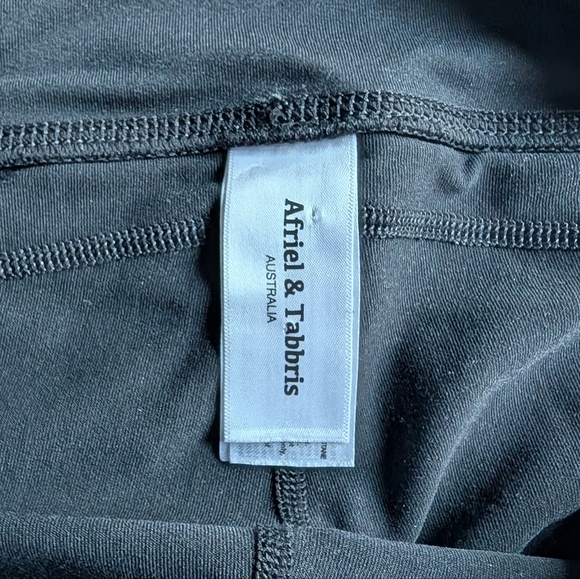 Afriel & Tabbris Black 7/8 Leggings with Striped Bottom - Women's Large - Picture 4 of 7